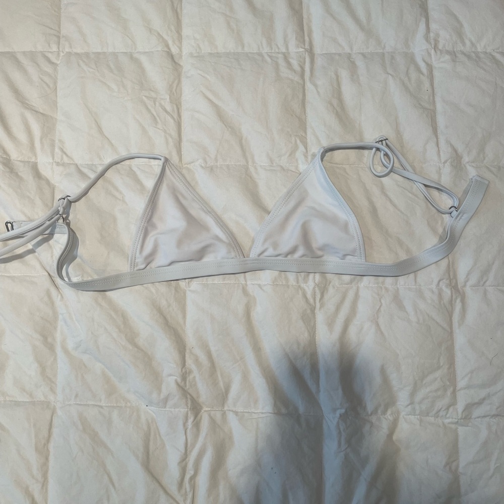 Bikini - Picture 3 of 3